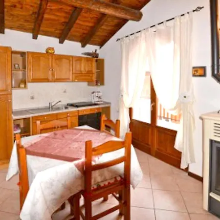 Chalet With One Bedroom In With Wonderful Mountain View Shared Pool Enclosed Garden 60 Km From The Slopes *