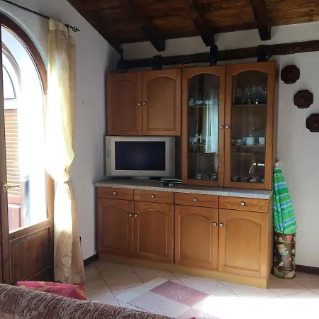 Chalet With One Bedroom In With Wonderful Mountain View Shared Pool Enclosed Garden 60 Km From The Slopes *