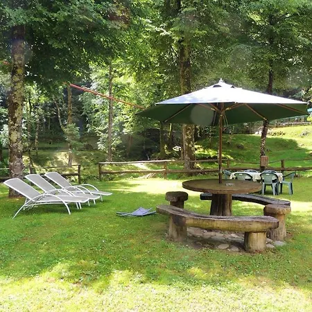 Chalet With One Bedroom In With Wonderful Mountain View Shared Pool Enclosed Garden 60 Km From The Slopes *