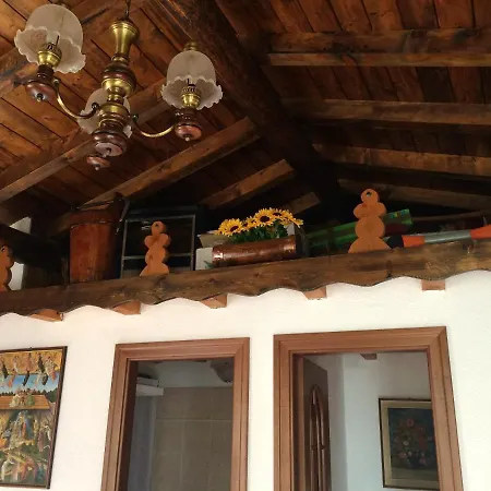 Chalet With One Bedroom In With Wonderful Mountain View Shared Pool Enclosed Garden 60 Km From The Slopes *
